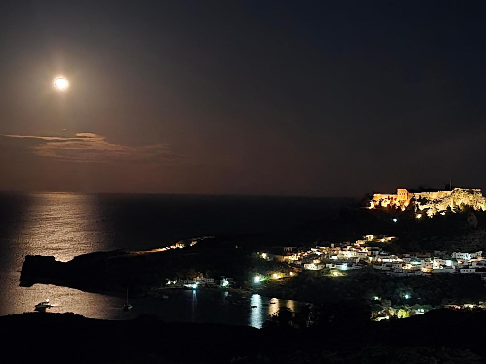Lindos Luxury Belfry Apartment Esterno foto